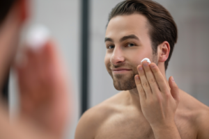 A Nova Era da Estética Masculina: A Importância do Cuidado com a Pele para Homens Modernos